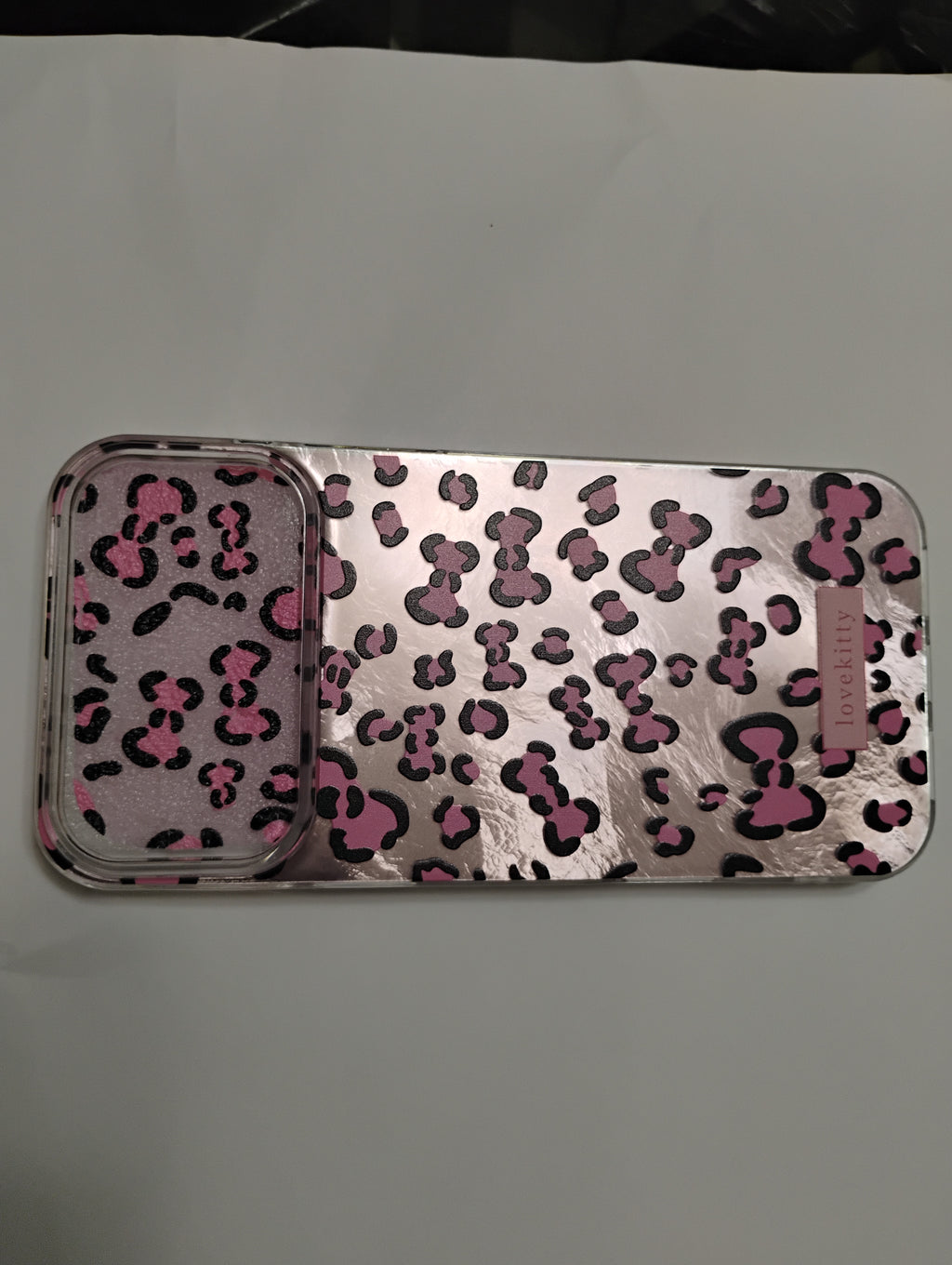Rose Gold Leopard Pattern iPhone 16, 16PRO, 16PROMAX, 17, 17PRO, 17PROMAX, 17AIR Case Cover