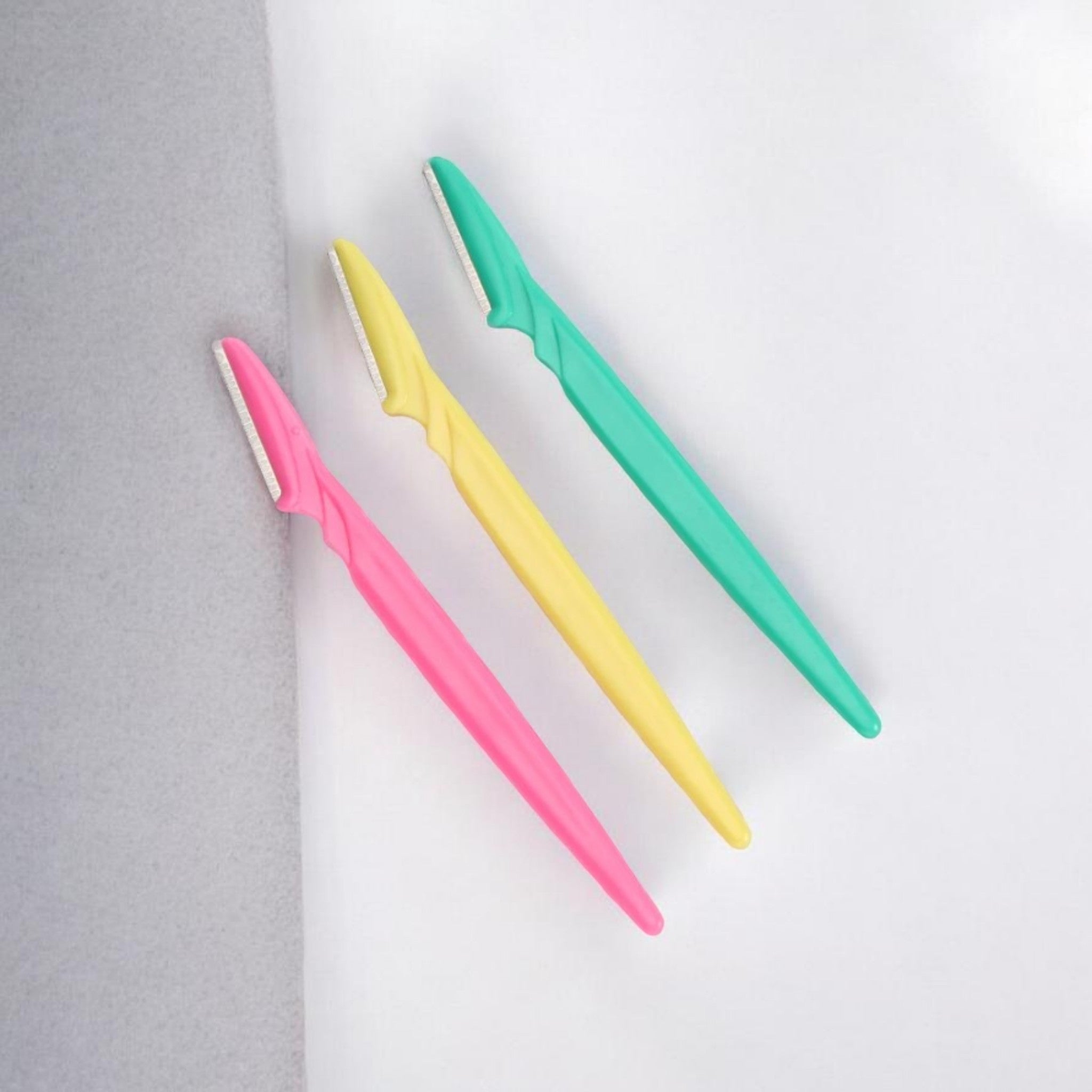 Beautiful 3PCS  Eyebrow Shaping Trimmer Stainless  Steel Pointed Blade Razor.